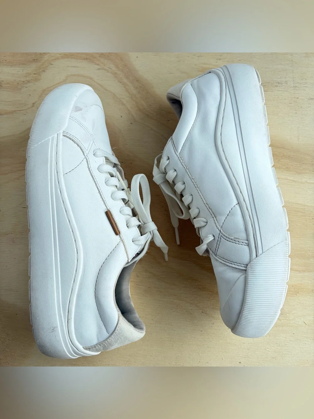 Dr. Scholl's Time Off White Faux Leather Lace-Up Casual Sneakers Women’s Size 7M